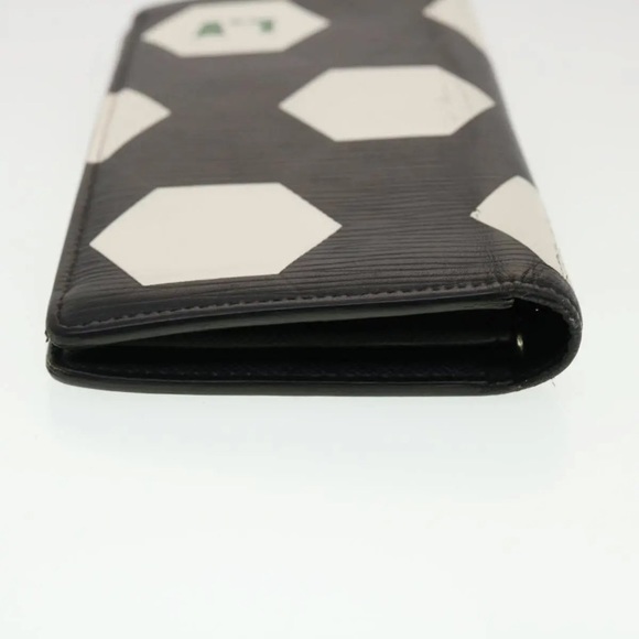 Authentic LOUIS VUITTON Epi FIFA Portefeuille Brazza Wallet Black/White - Picture 3 of 15